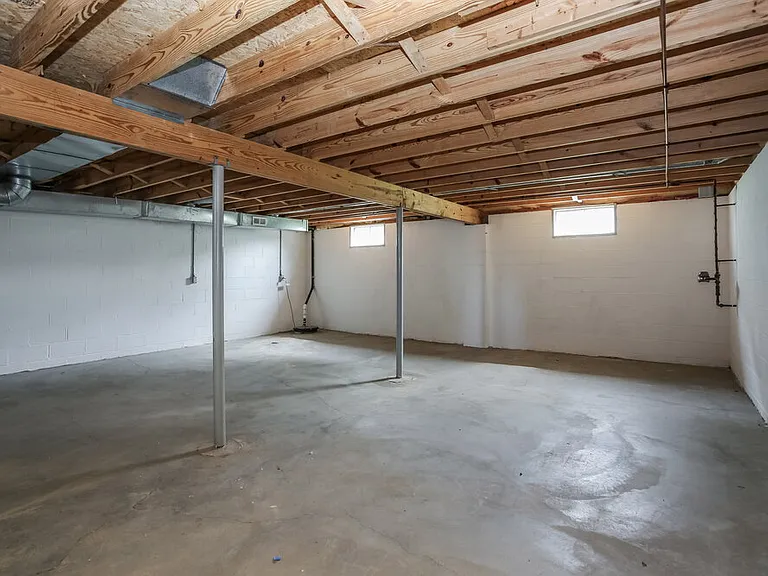 3150 Plainfield Ct — Photo 17