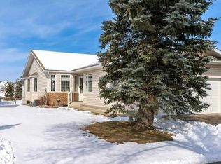 729 E Riverside Dr NW, High River, AB T1V 1S3