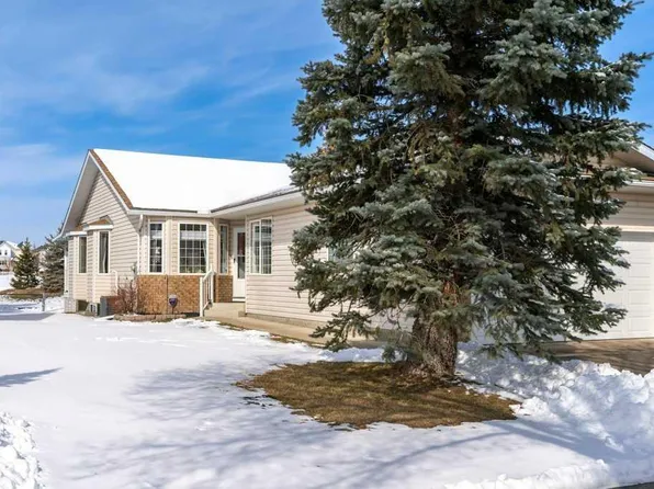 729 E Riverside Dr NW, High River, AB T1V 1S3