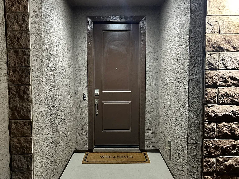 4037 S 93rd Dr — Photo 2
