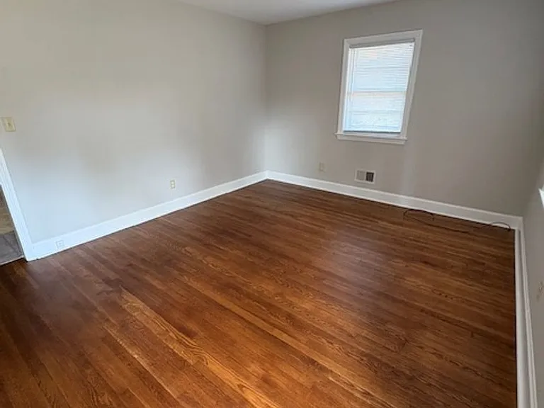 403 Smith Ave #B — Photo 4