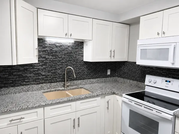 6297 Robinson Rd APT 2, Lockport, NY 14094