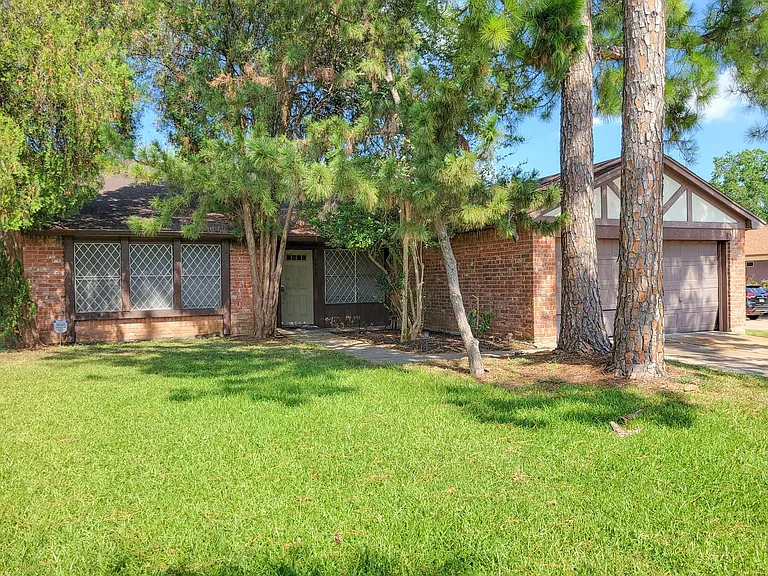 9415 Beckford Dr — Photo 1