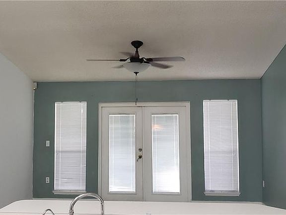 3rd image of 1726 Putney Cir