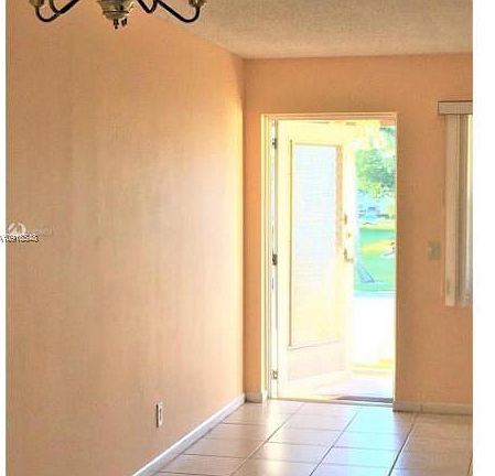 3rd image of 125 E Canterbury Dr #125E