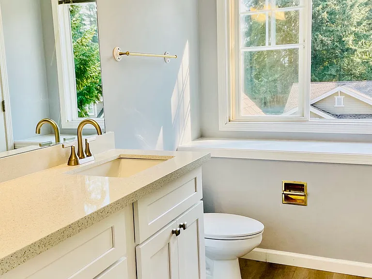 Newly modeled bathroom on the second floor