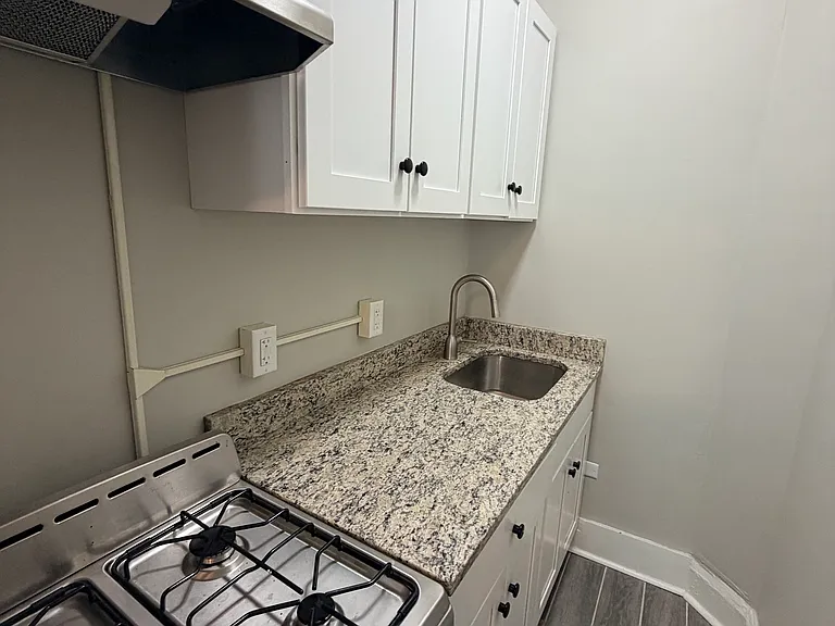 1175 Chapel St #302 — Photo 4