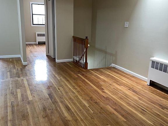 3rd image of 714 E 213th St Floor 2