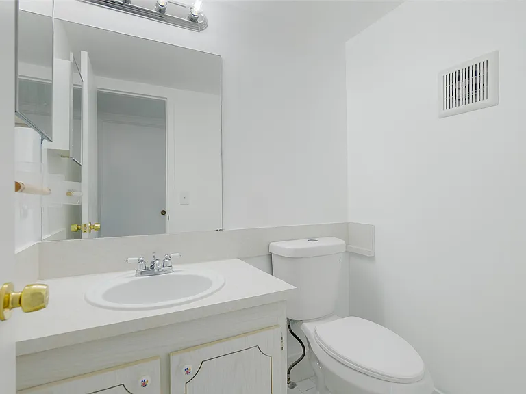 351 Mansfield Dr #351 — Photo 3