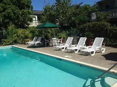 Live Oak Apartments — Photo 96