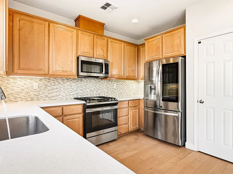 2018 McKenzie Pl — Photo 11
