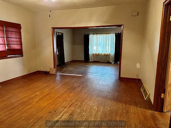2nd image of 2304 W Division St