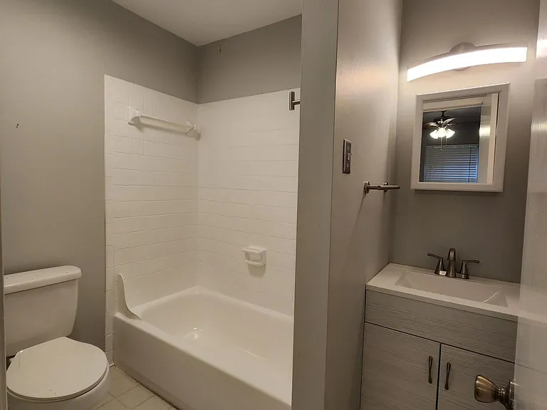 5155 Wayneland Dr #J1 — Photo 7