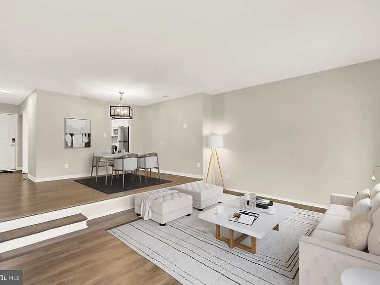 2810 Cambridge Dr — Photo 4