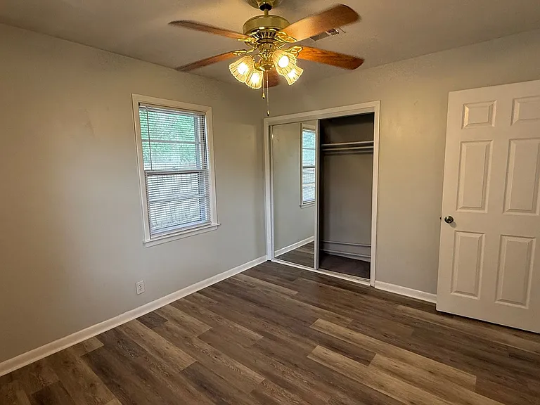 1746 E Avalon Cir #B — Photo 10