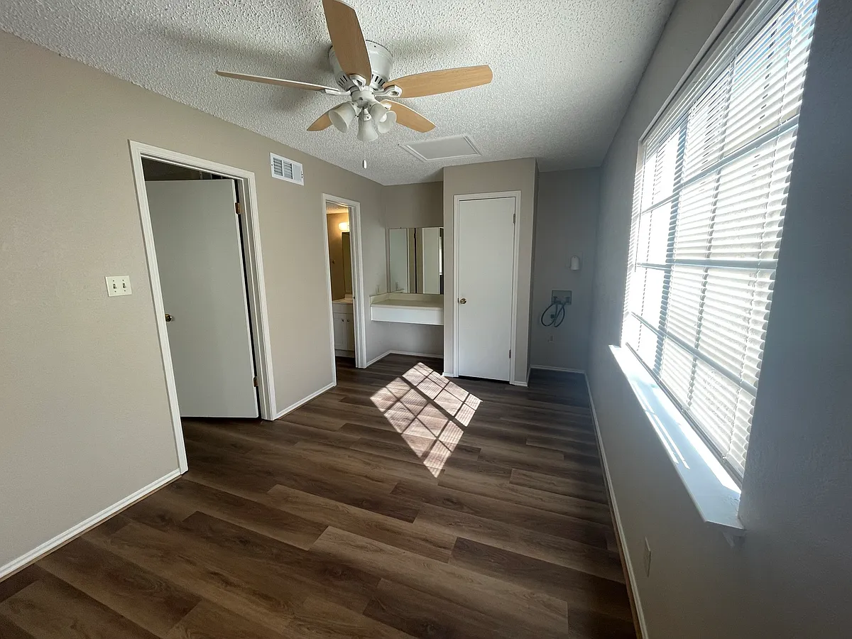 Building Photo - 299 Billie Dr #4