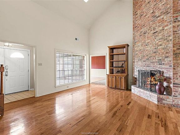 4th image of 3012 Brothers Blvd