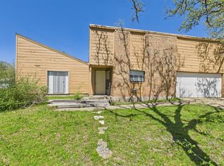 1900 Pinewood Dr, Bryan, TX 77807