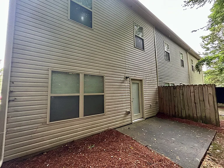 690 Oakside Pl — Photo 35