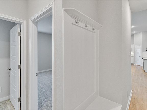 4th image of 1001 Staglin St