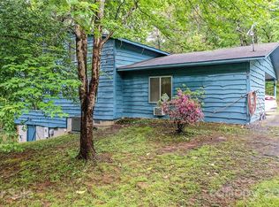201 Smoke Rise Dr, Morganton, NC 28655