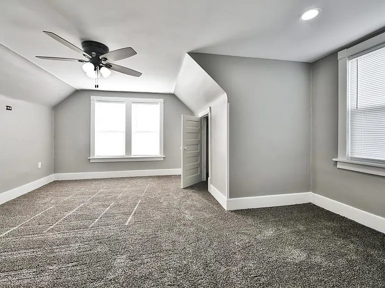 822 S 38th Ave — Photo 10