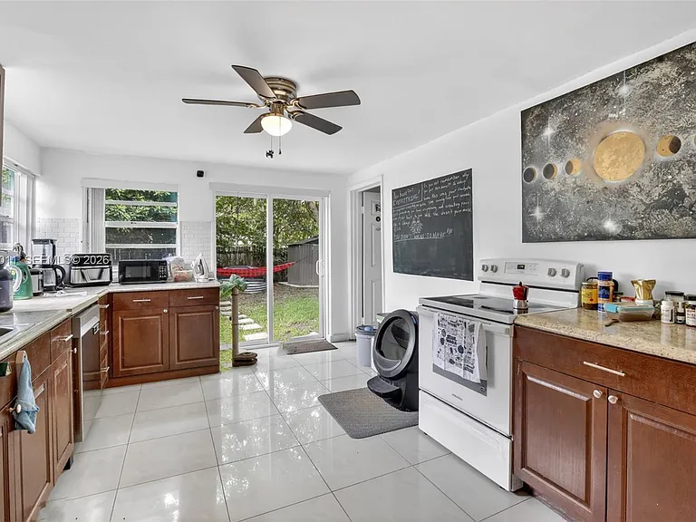 6238 Hayes St — Photo 12