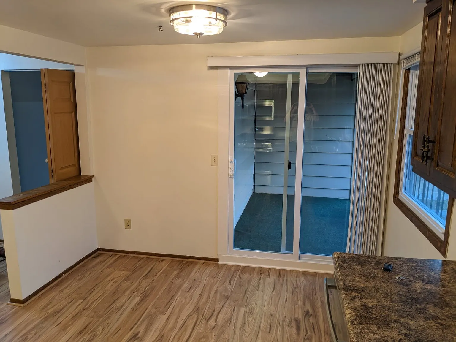 2 bed, 916 sqft, $925 — Photo 3