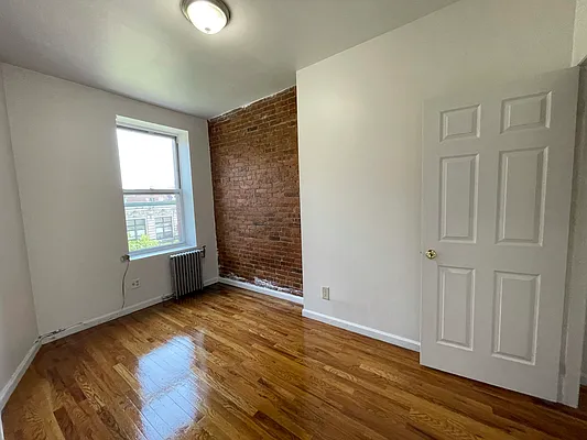 Rented by SAFEGUARD REALTY PARTNERS LLC | media 16