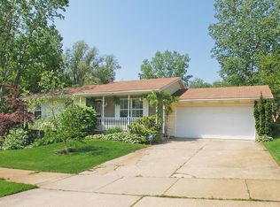 3905 York View Dr NW, Comstock Park, MI 49321