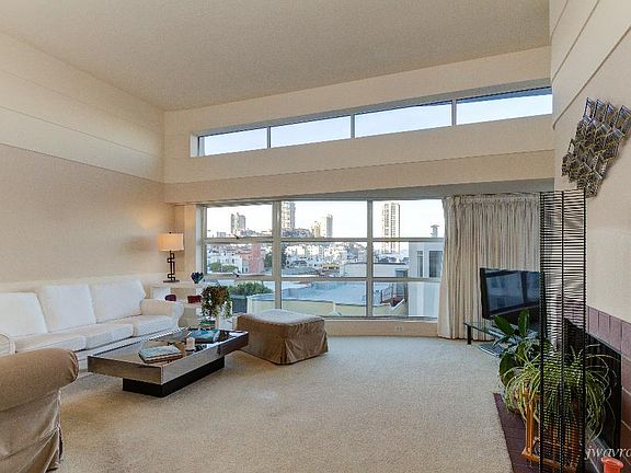 2nd image of 1083 Clay St APT 303