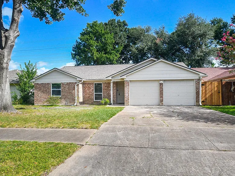 10442 Norton Dr — Photo 1