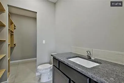 4863 N Hillside Ct — Photo 8