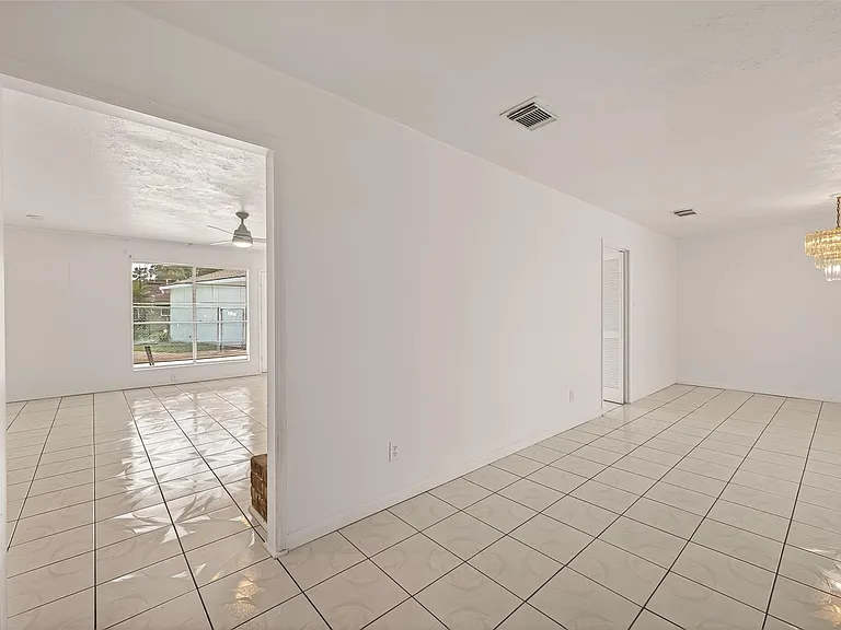 9422 Kristin Dr — Photo 11
