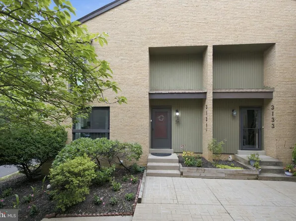 3131 Guysborough Dr, Fairfax, VA 22031
