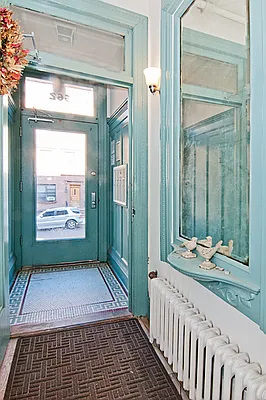 Rented by Perry Associates NYC Inc | media 21