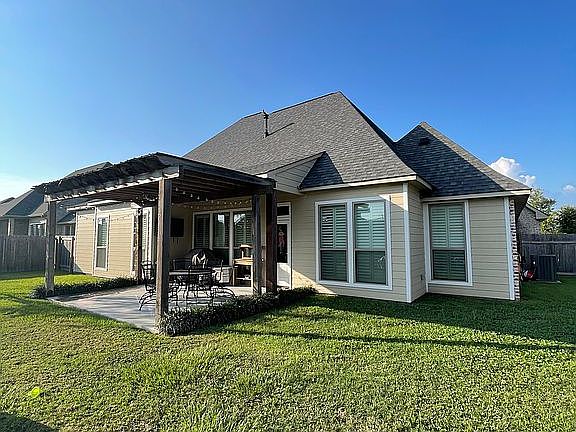2nd image of 403 Lac Calcasieu Dr