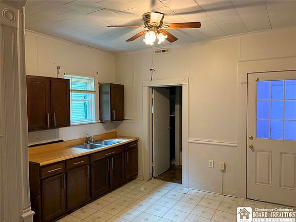 5th image of 311 W Main St
