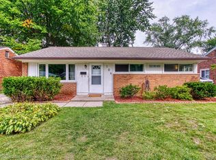 106 Huntley Ave, Clawson, MI 48017