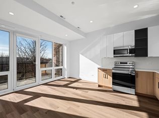 1439 W Fillmore St #301, Chicago, IL 60607