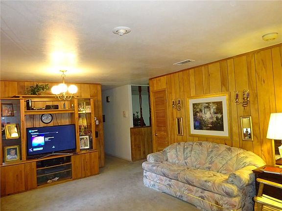 4th image of 411 Baylor Dr