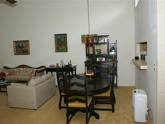 3rd image of 1580 N Carolwood Blvd
