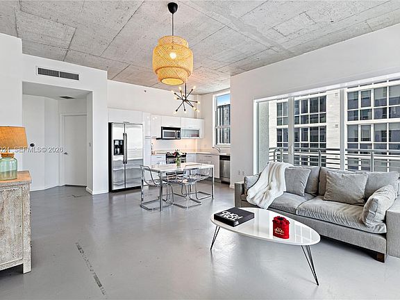 5th image of 133 NE 2nd Ave APT 2101