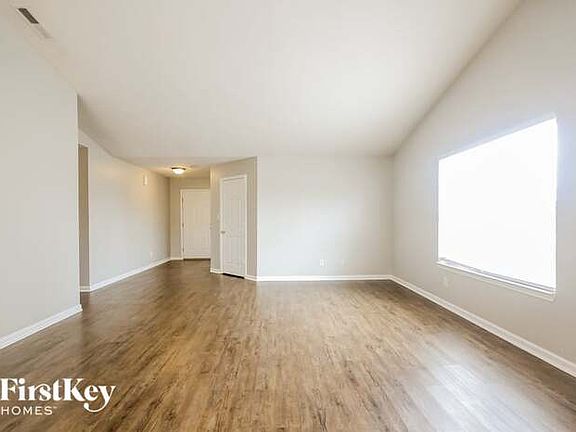 2nd image of 2444 Bluewood Way