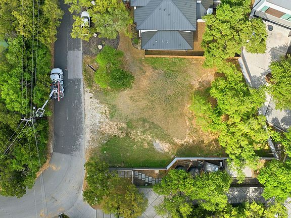 4th image of 2 Allen Rd #A