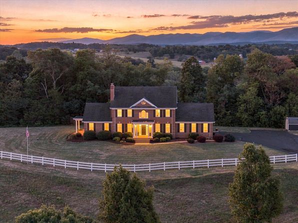 319 Parkins Ln