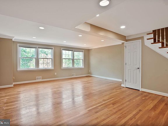 5th image of 3848 University Dr