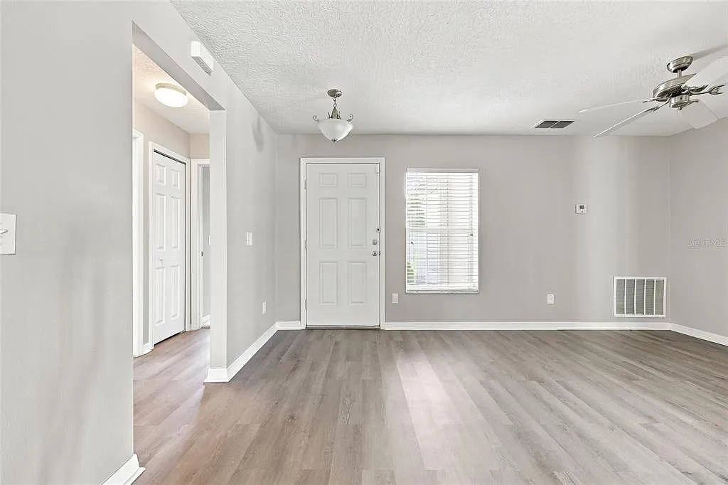 3 bed, 2.0 bath, 1579 sqft, $2,695 — Photo 4