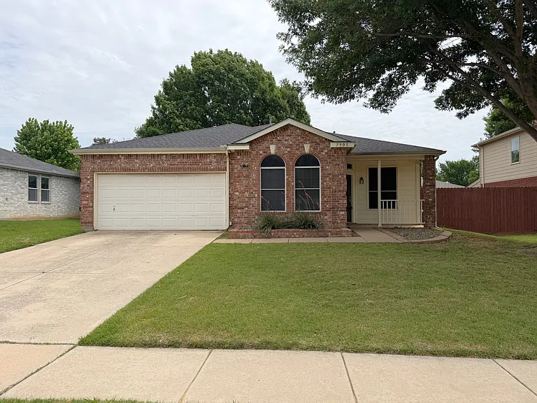 7905 Seven Oaks Ln — Photo 1