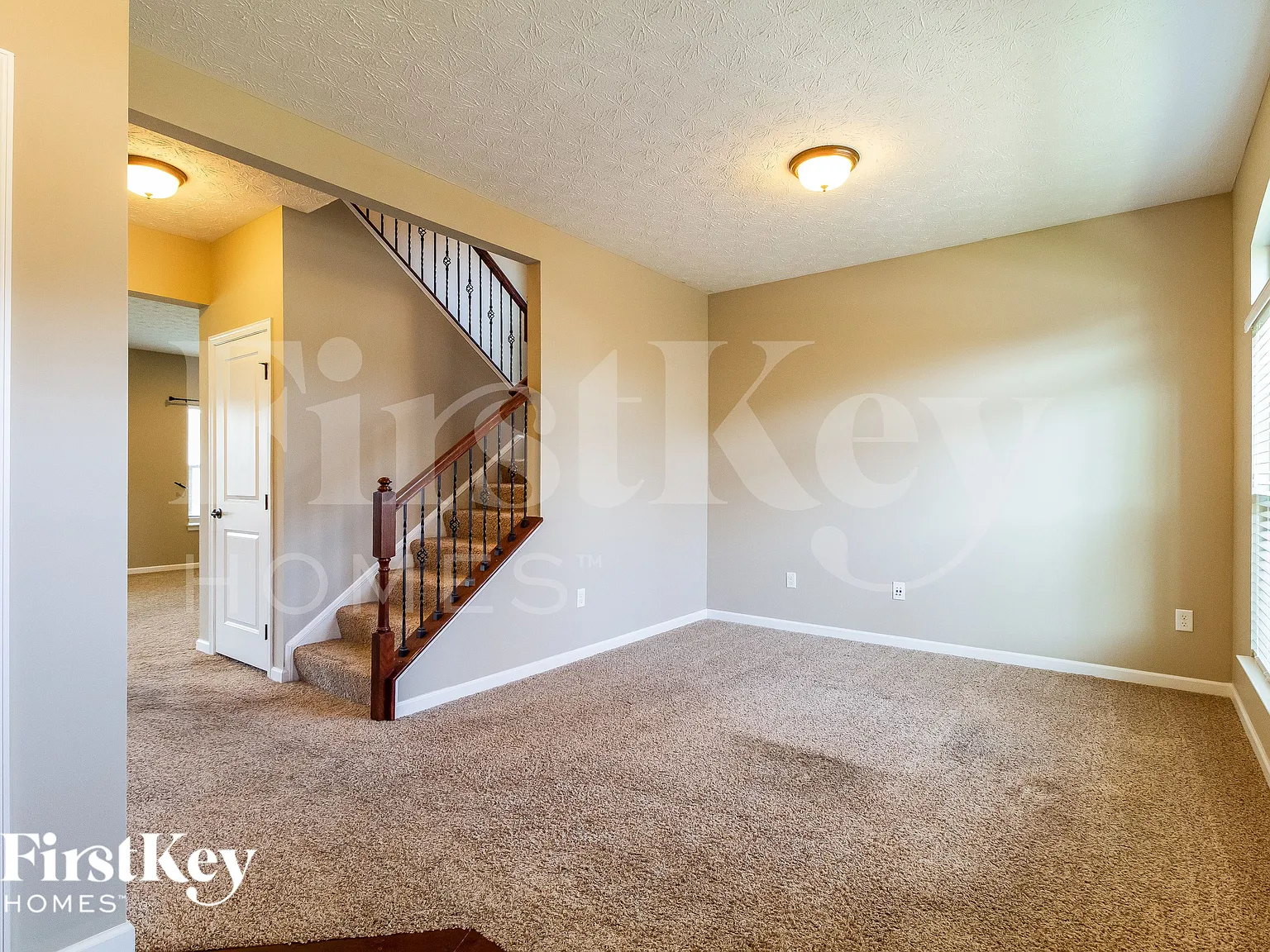 4 bed, 2.5 bath, 2253 sqft, $3,155 — Photo 3